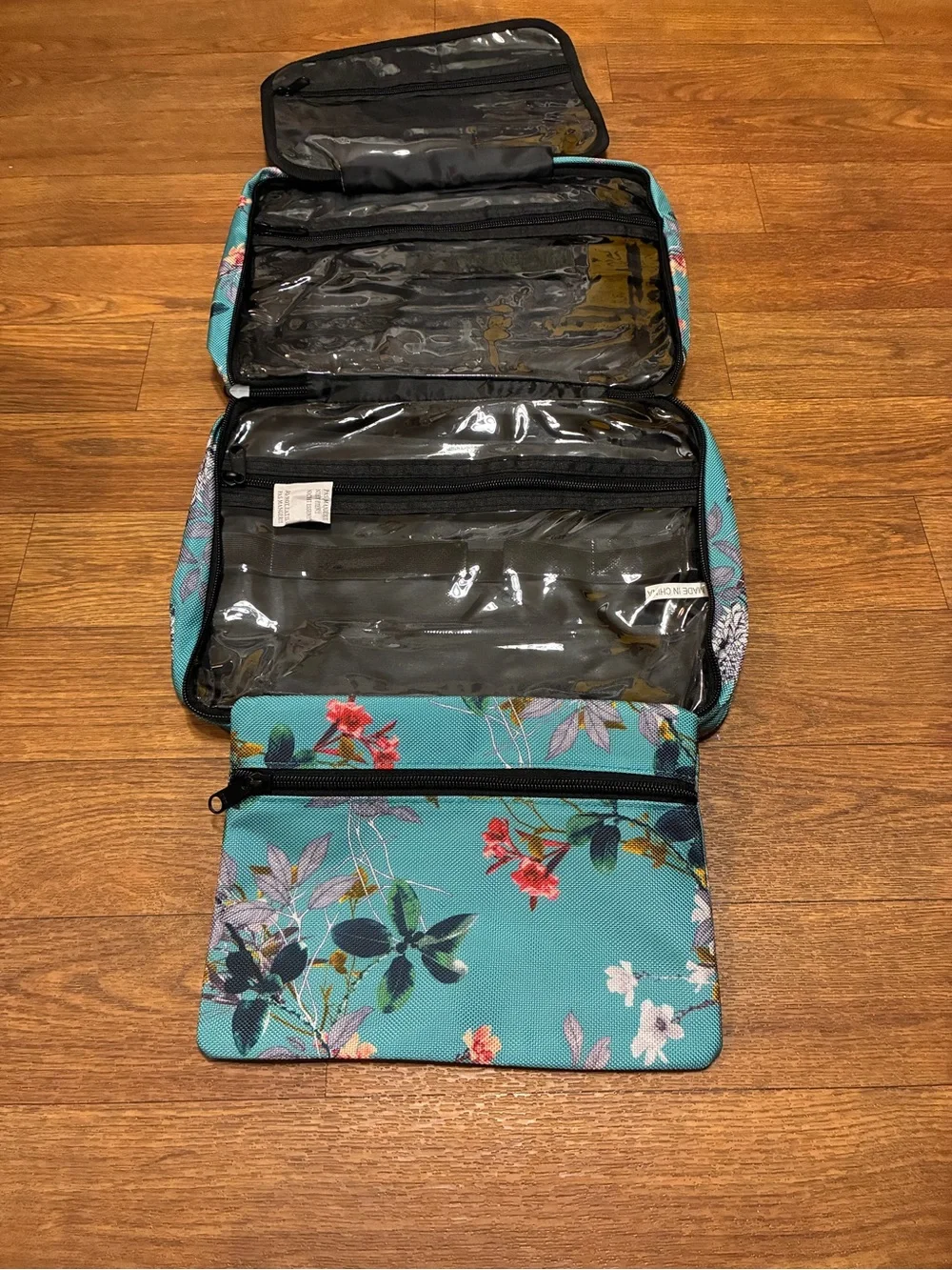 Bang & Carsen  Floral Cosmetic Travel Bag with Multicolor Blooms NWT